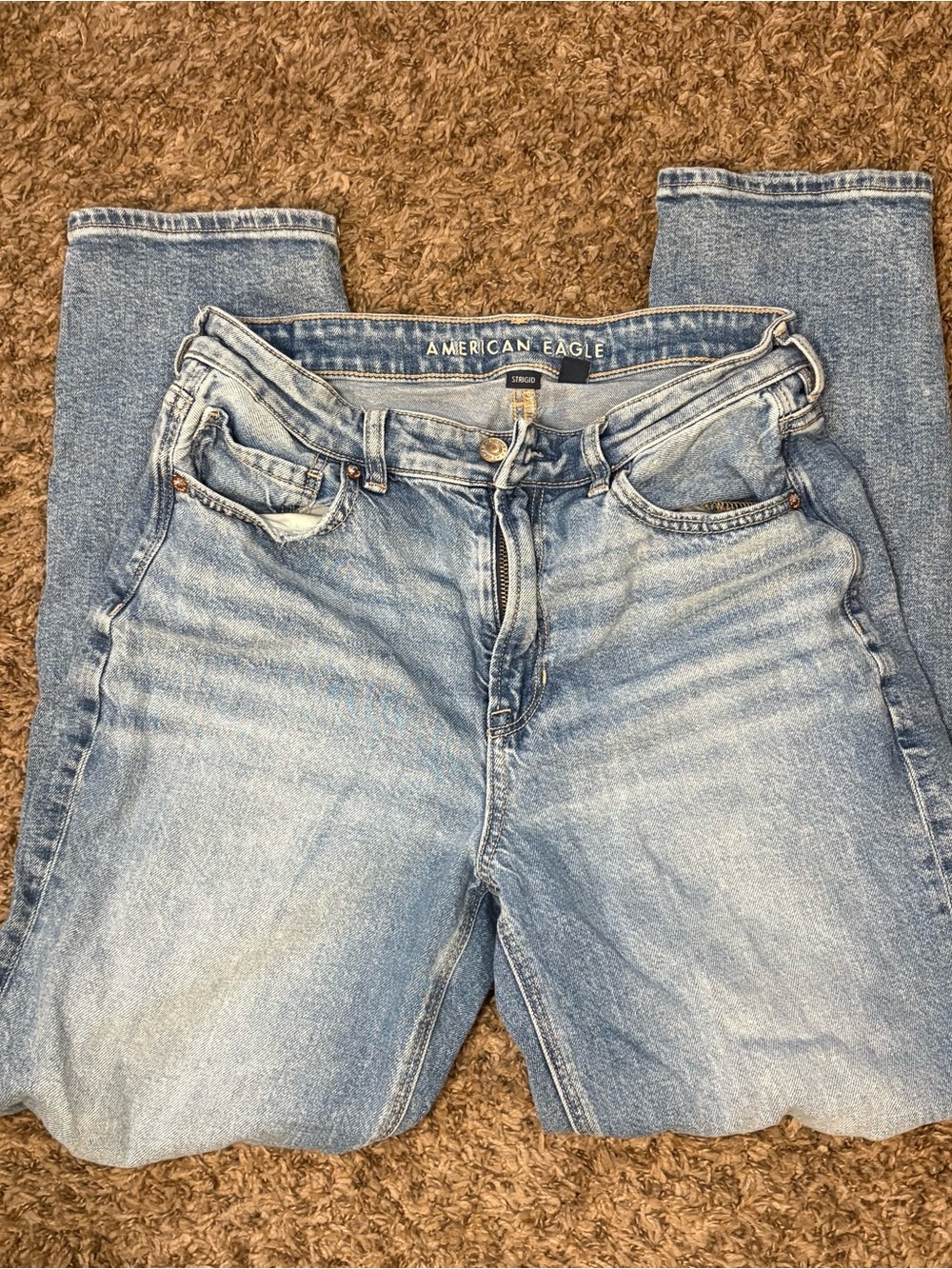 American Eagle Mom Jeans Distressed Size 8 Regular